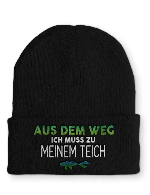 
                      
                        Aus dem Weg ich muss zu meinem Teich Statement Beanie Mütze mit Spruch - Black
                      
                    