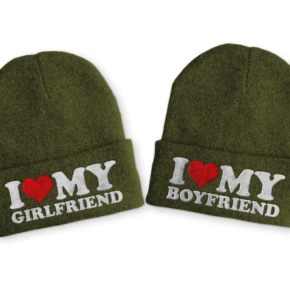 
                      
                        I love my Boyfriend | Girlfriend Duo Statement Wintermütze Beanie Partnermützen - Olive
                      
                    