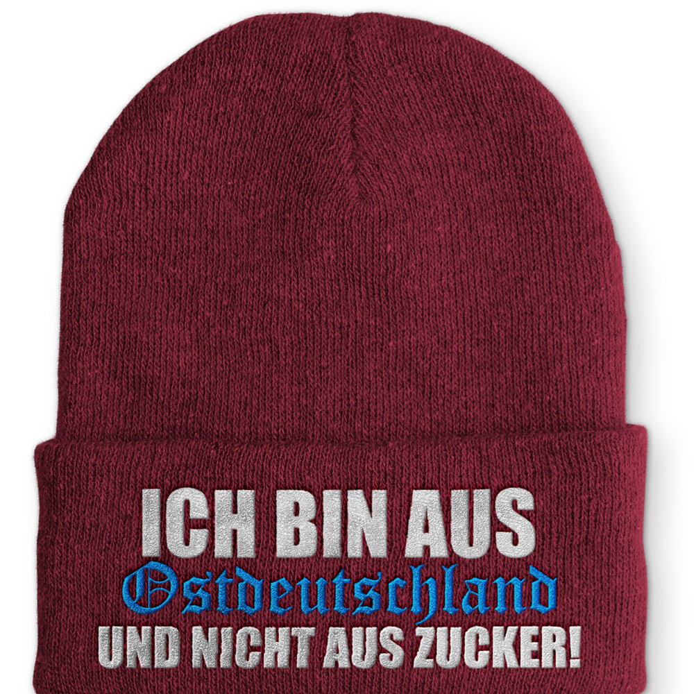 Ich bin aus Ostdeutschland und nicht aus Zucker! Beanie Mütze mit Spruch - Bordeaux - Mütze