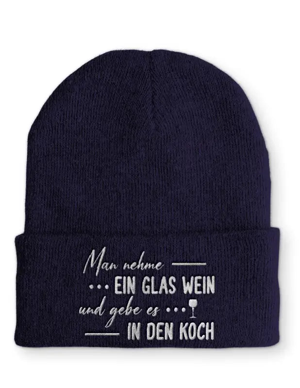 
                      
                        Man nehme ein Glas Wein und gebe es in den Koch Statement Beanie Mütze mit Spruch - Navy
                      
                    