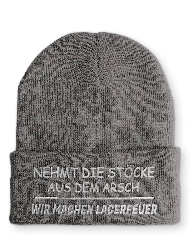 
                      
                        Nehmt die Stöcke aus dem Arsch Wir machen Lagerfeuer Statement Beanie Mütze mit Spruch - Grey
                      
                    